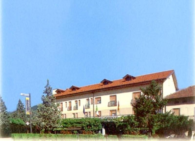 Ristorante Albergo Da Giovanni Carvico Eksteriør billede